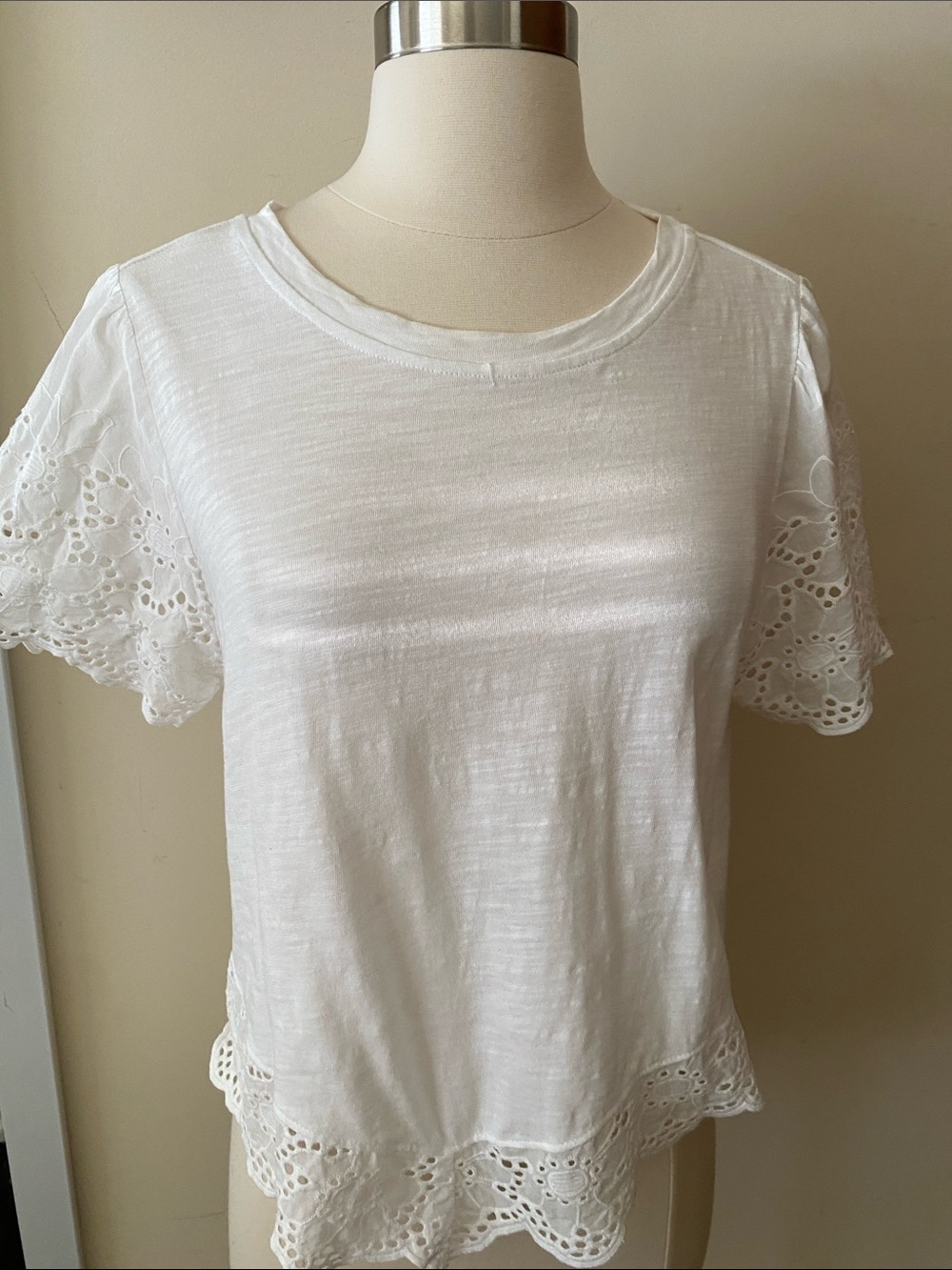 White Eyelet Sleeve & Hem Short Sleeve Tee